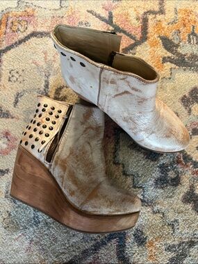 Bed|Stu Leather Wedge Ankle Boots Size 7 New Without Box Studded Distressed